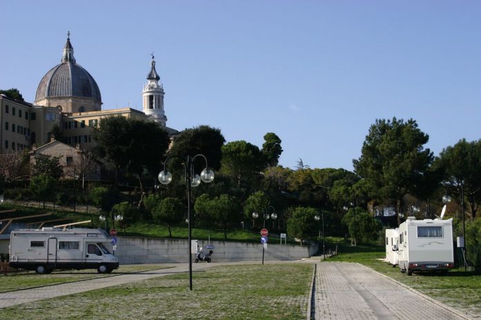 Area sosta della Basilica - Loreto (AN)